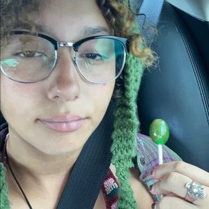 Meet your Posher, Angela